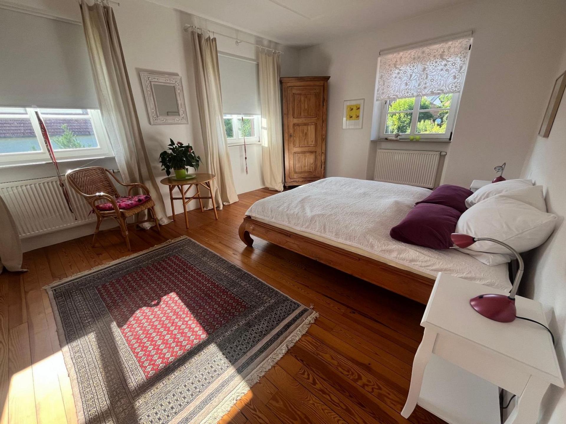 gro&szlig;es Schlafzimmer