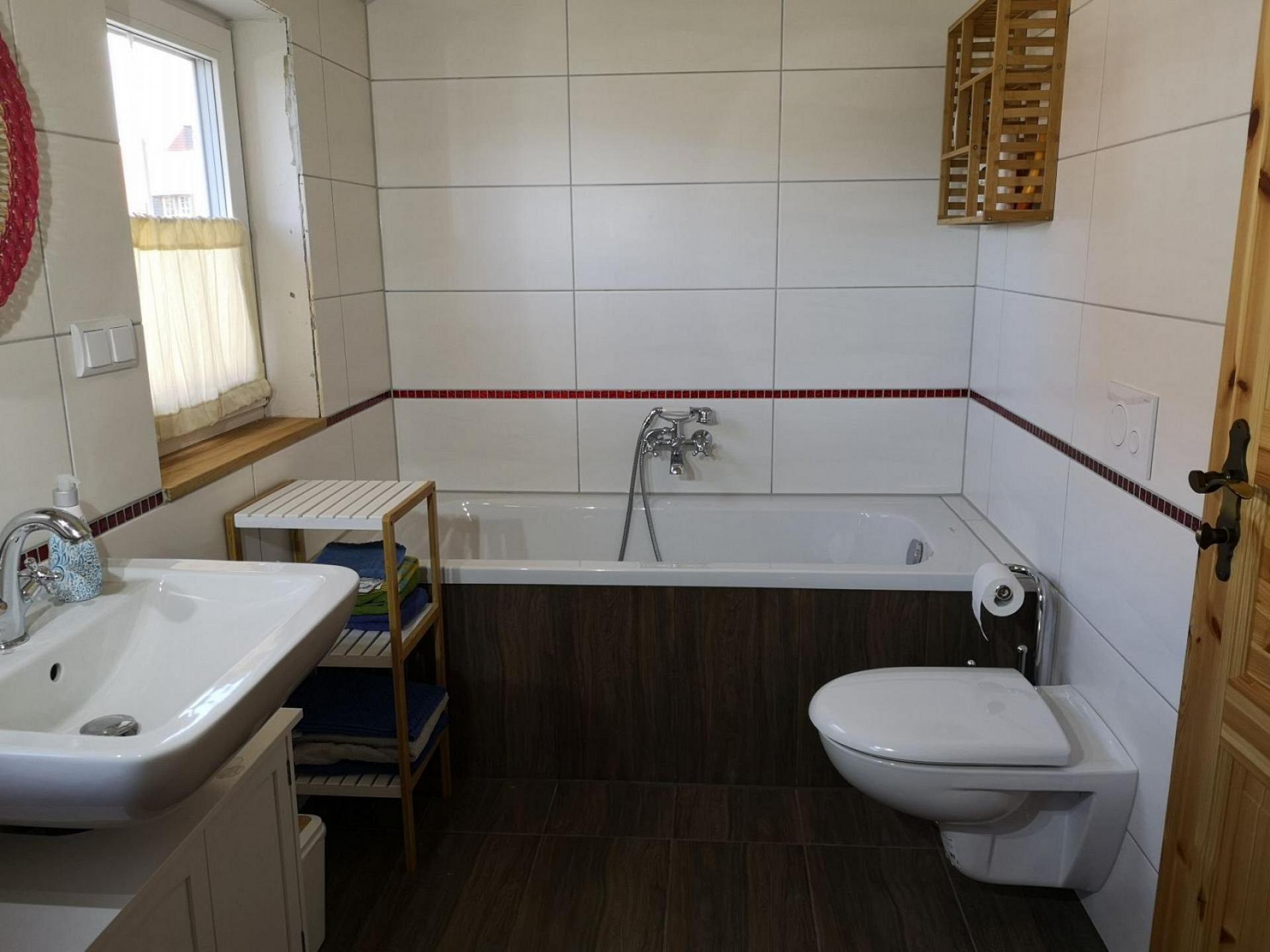 Bad mit Wanne